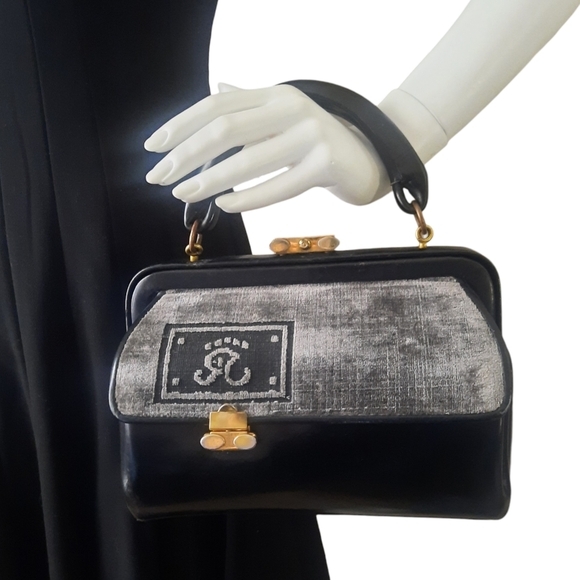 Roberta di Camerino Handbags - ROBERTA DI CAMERINO Vintage Leather Bagonghi Bag w/ Velvet Trim Black/Grey